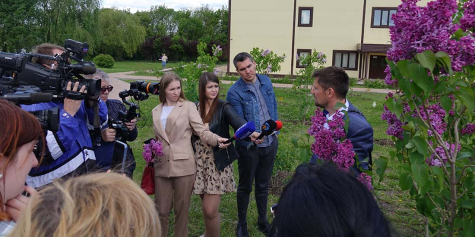 Белгородские журналисты побывали в сирингарии ботанического сада НИУ «БелГУ» во время цветения сирени